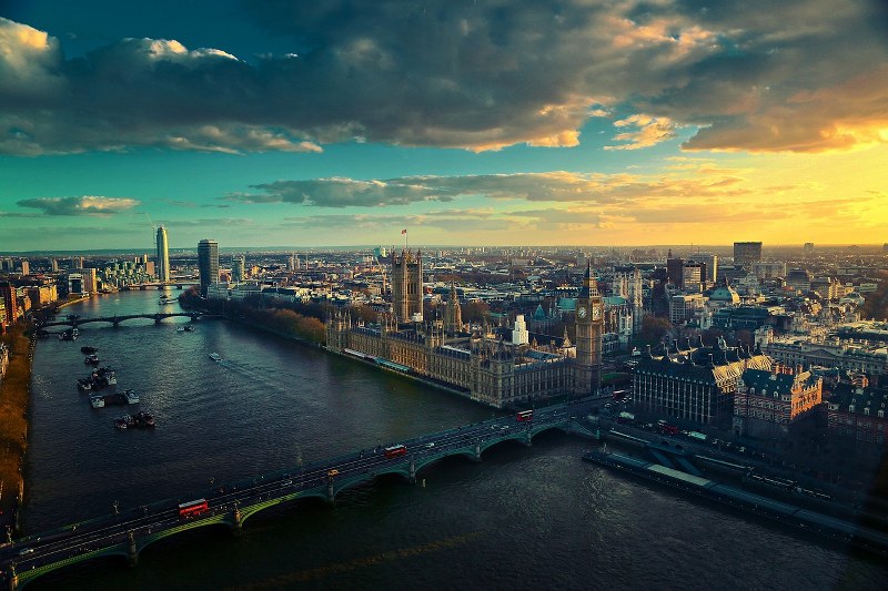 LONDON HIT I ČAROLIJA MJUZIKLA 6 DANA ZRAKOPLOVOM